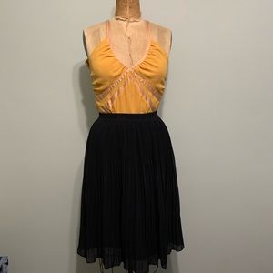 H&M Black Pleated Skirt Size 8. Elastic waist. NWT